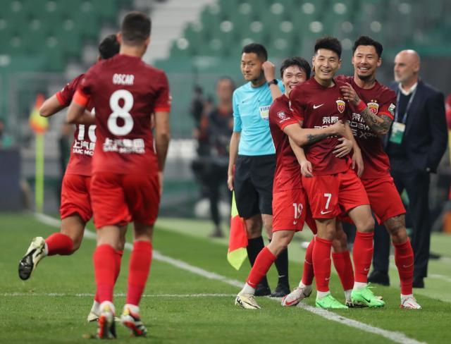 幸运28预测-揭秘海港角球连线：赛前有设计 双核1个眼神的默契